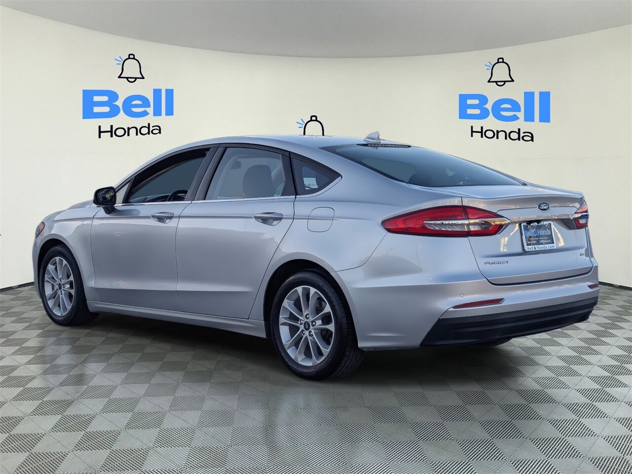 2019 Ford Fusion SE photo 3