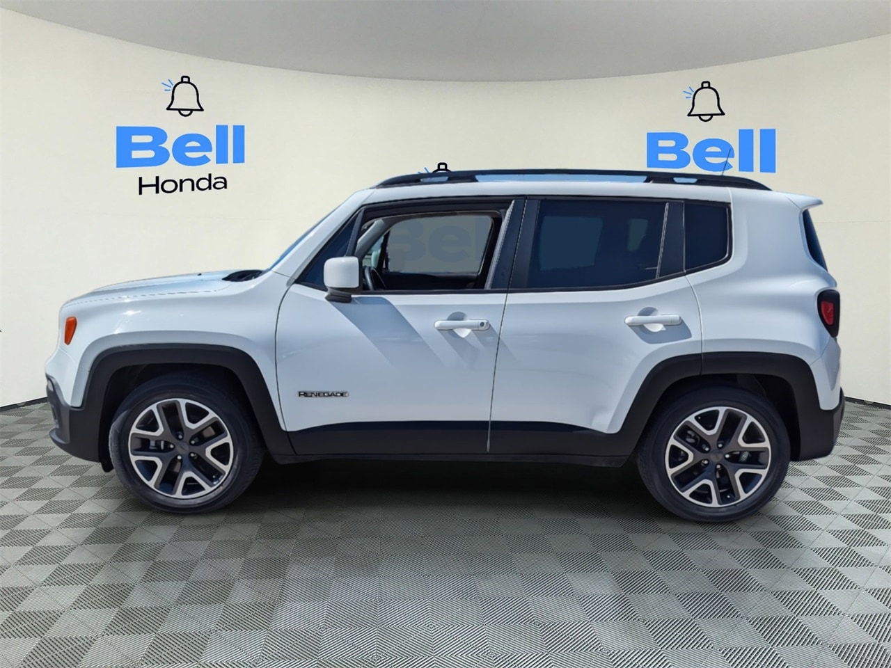 Used 2018 Jeep Renegade Latitude with VIN ZACCJABB8JPJ18613 for sale in Phoenix, AZ