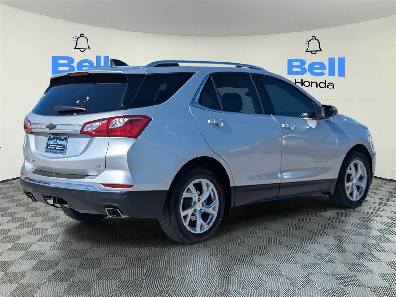 2020 Chevrolet Equinox LT photo 3