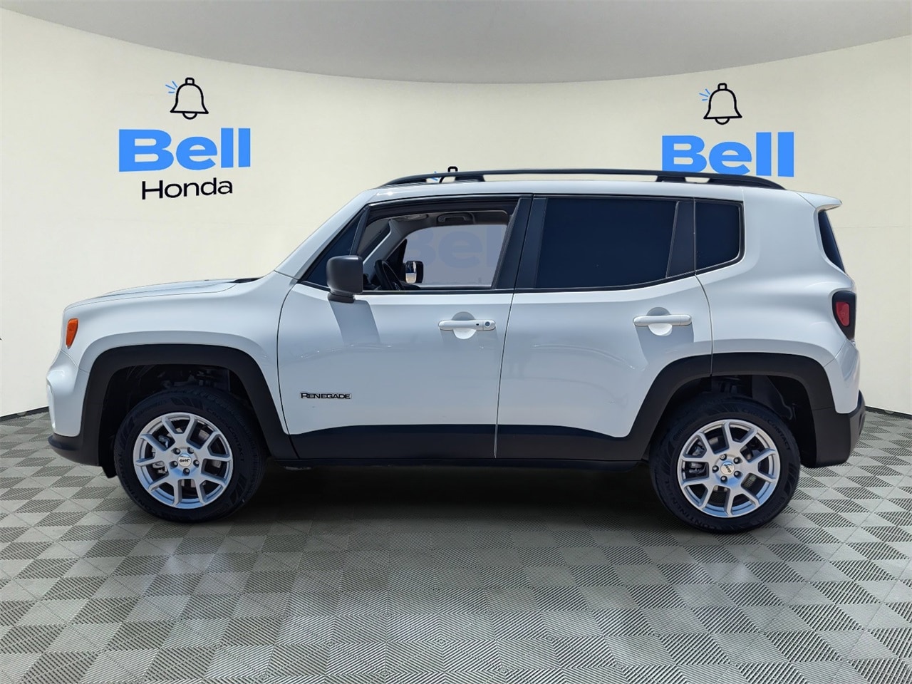 Used 2022 Jeep Renegade Latitude with VIN ZACNJDB15NPN93983 for sale in Phoenix, AZ