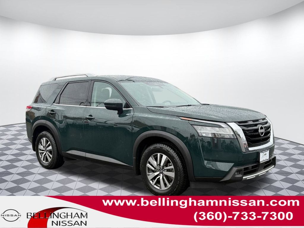 2023 Nissan Pathfinder SL's photo