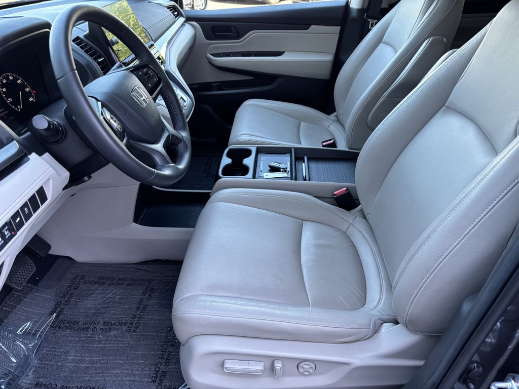 2025 Honda Odyssey EX-L - Photo 12