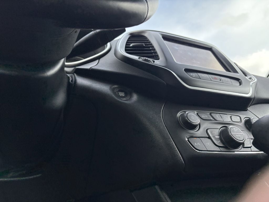 2021 Jeep Cherokee Trailhawk - Photo 24