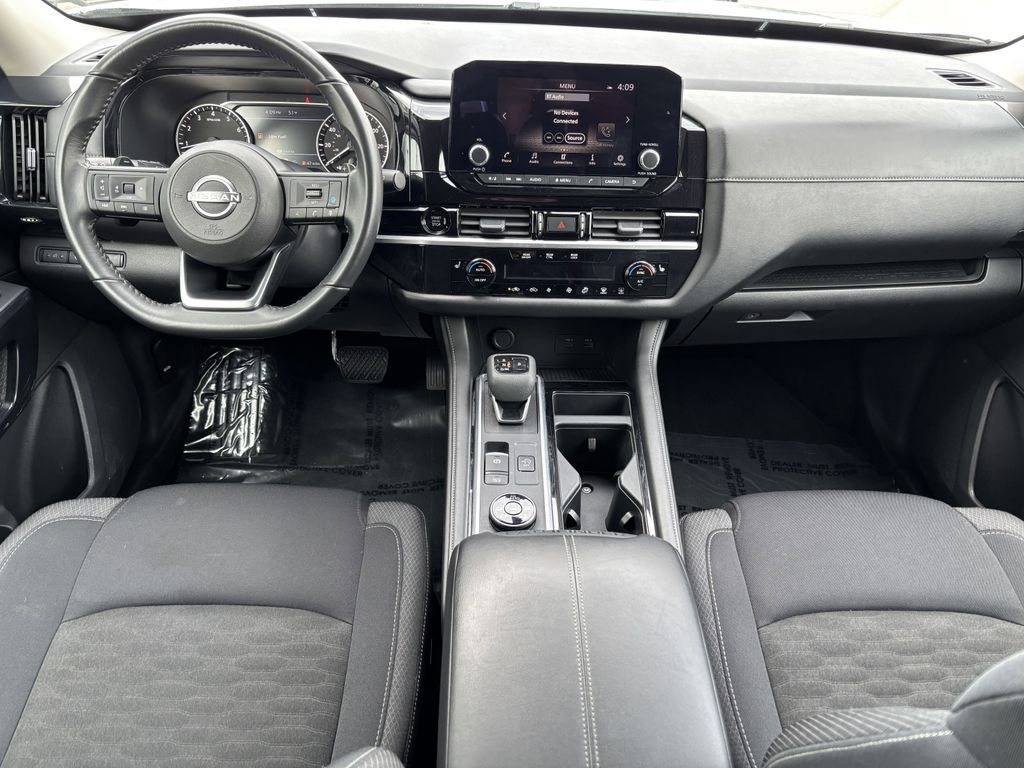 2025 Nissan Pathfinder SV - Photo 23