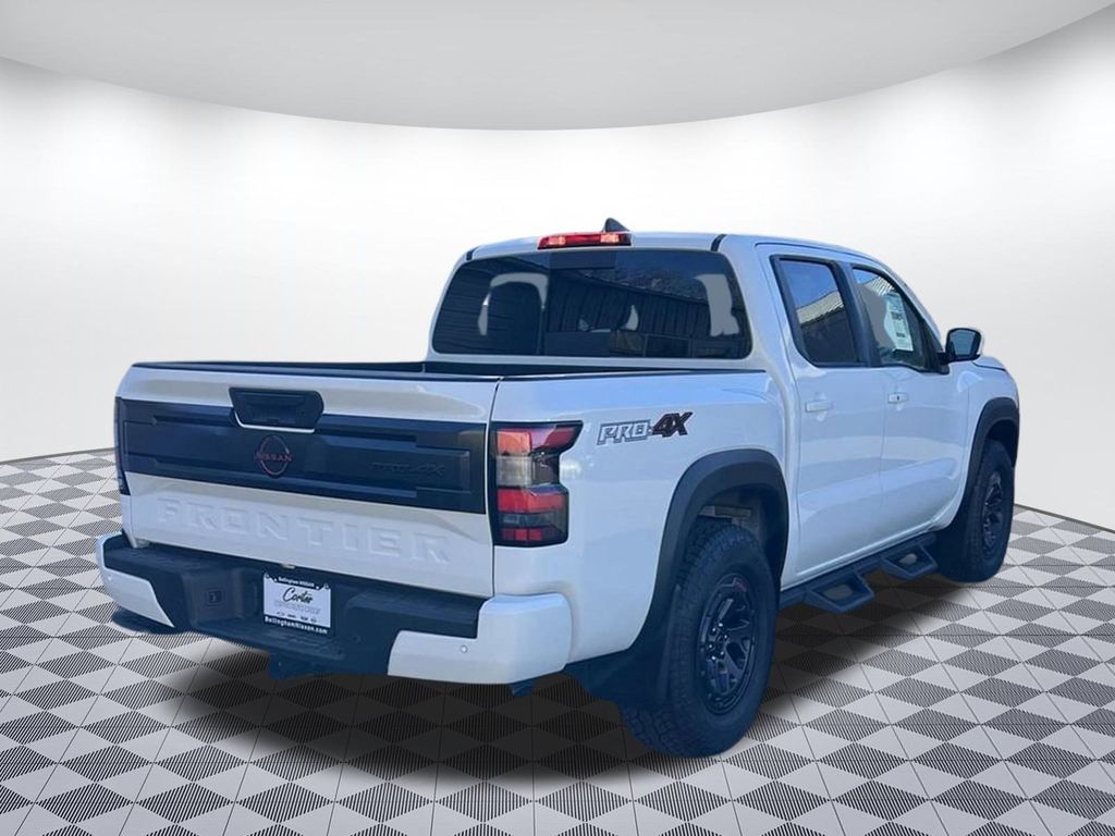 2025 Nissan Frontier PRO-4X photo 3