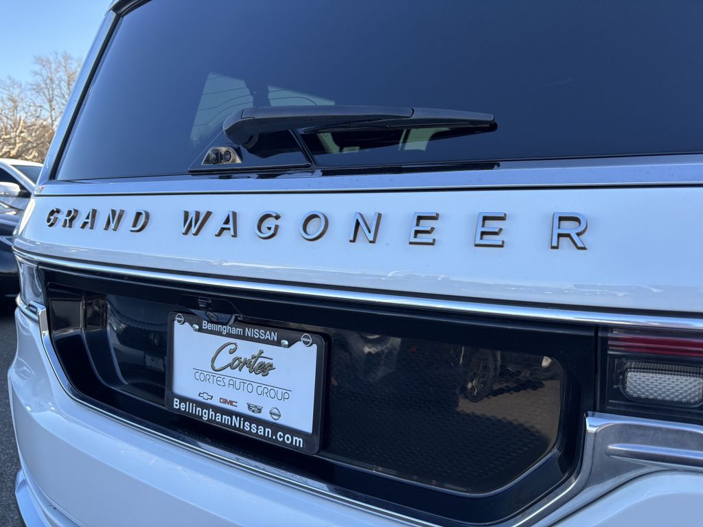 2024 Jeep Grand Wagoneer L Series III - Photo 10