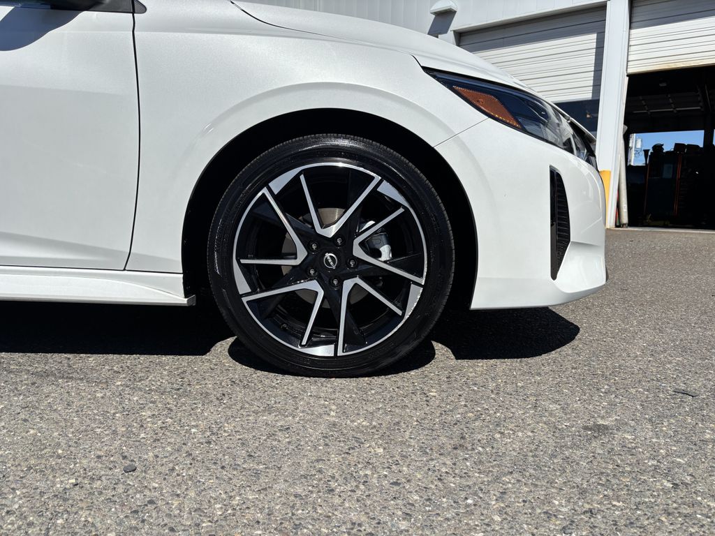 2024 Nissan Sentra SR - Photo 9