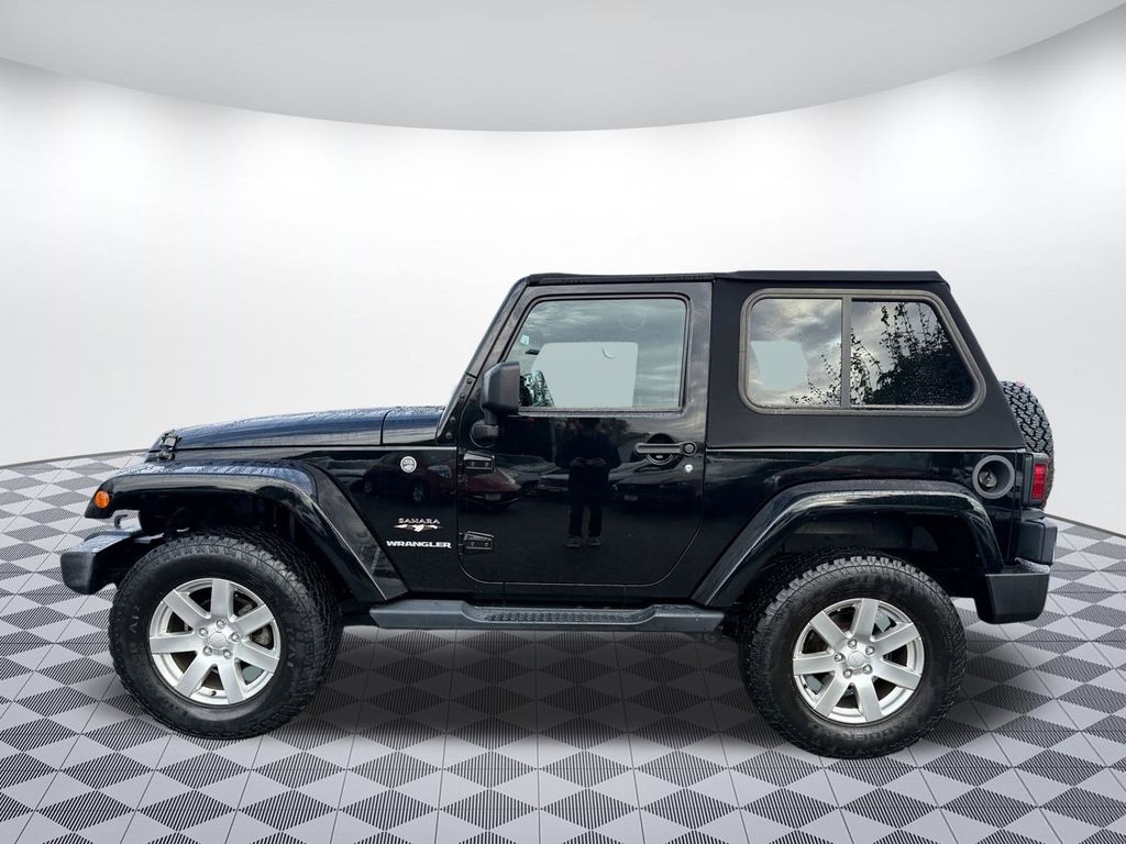 2016 Jeep Wrangler Sahara photo 4