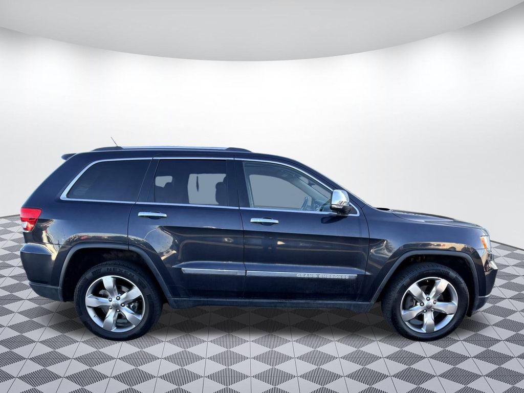 2013 Jeep Grand Cherokee Limited photo 2