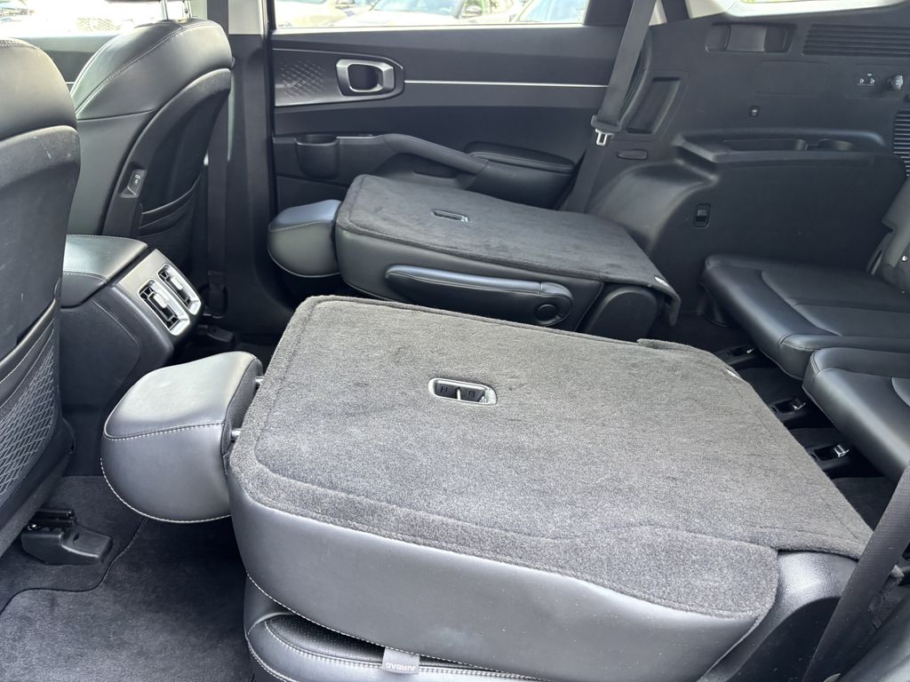 2025 Kia Sorento EX - Photo 25