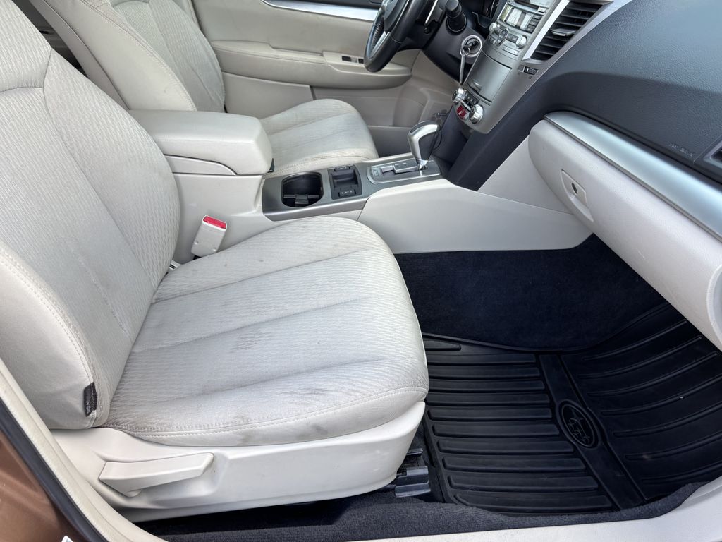 2011 Subaru Outback I Premium - Photo 24
