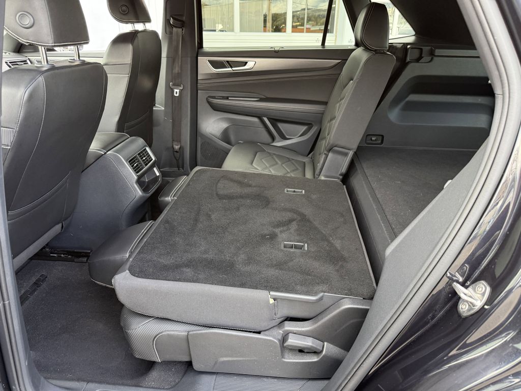 2025 Volkswagen Atlas Cross Sport SE w/Tech - Photo 25