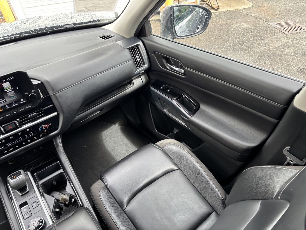 2025 Nissan Pathfinder SL - Photo 22