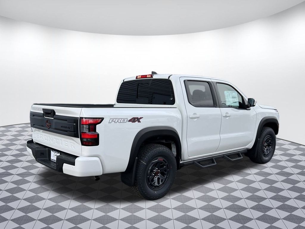 2025 Nissan Frontier PRO-4X photo 3