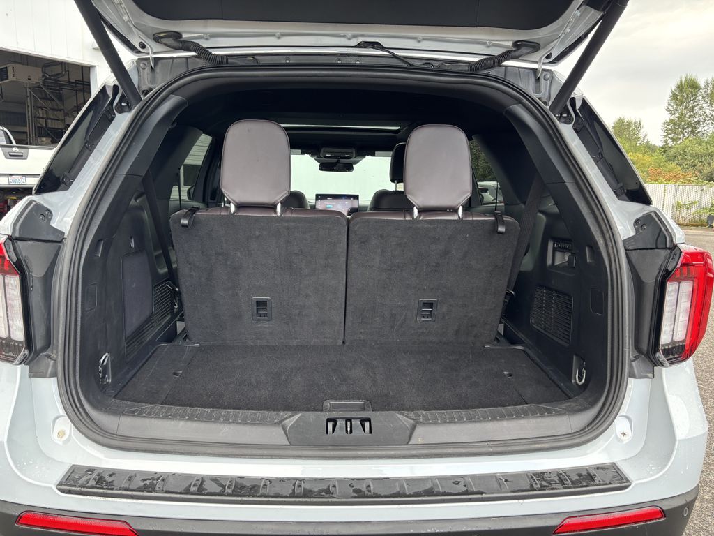 2025 Ford Explorer Platinum - Photo 28