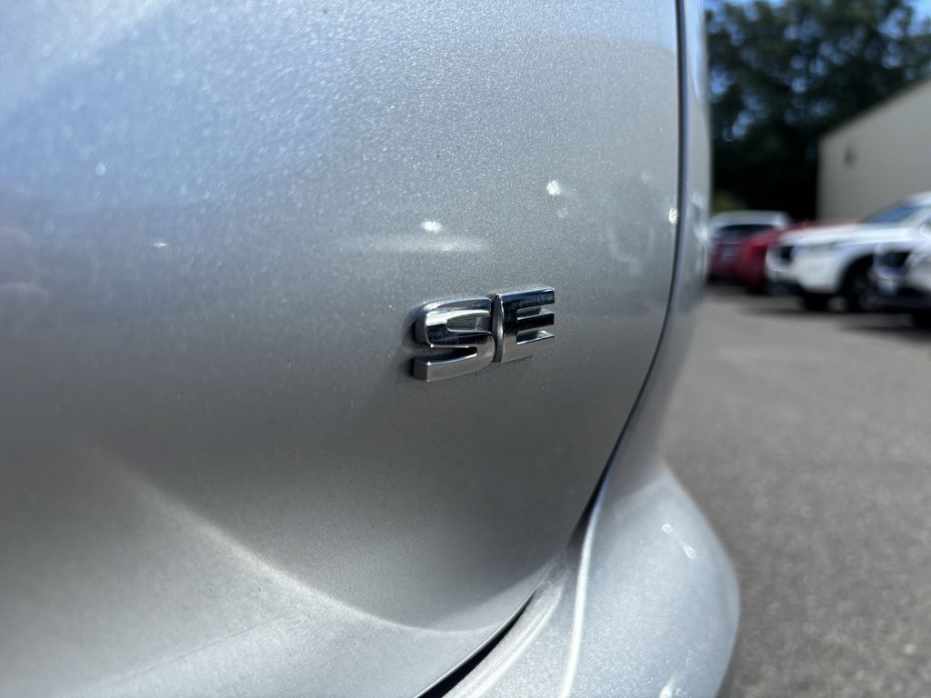 2024 Mitsubishi Outlander SE - Photo 12