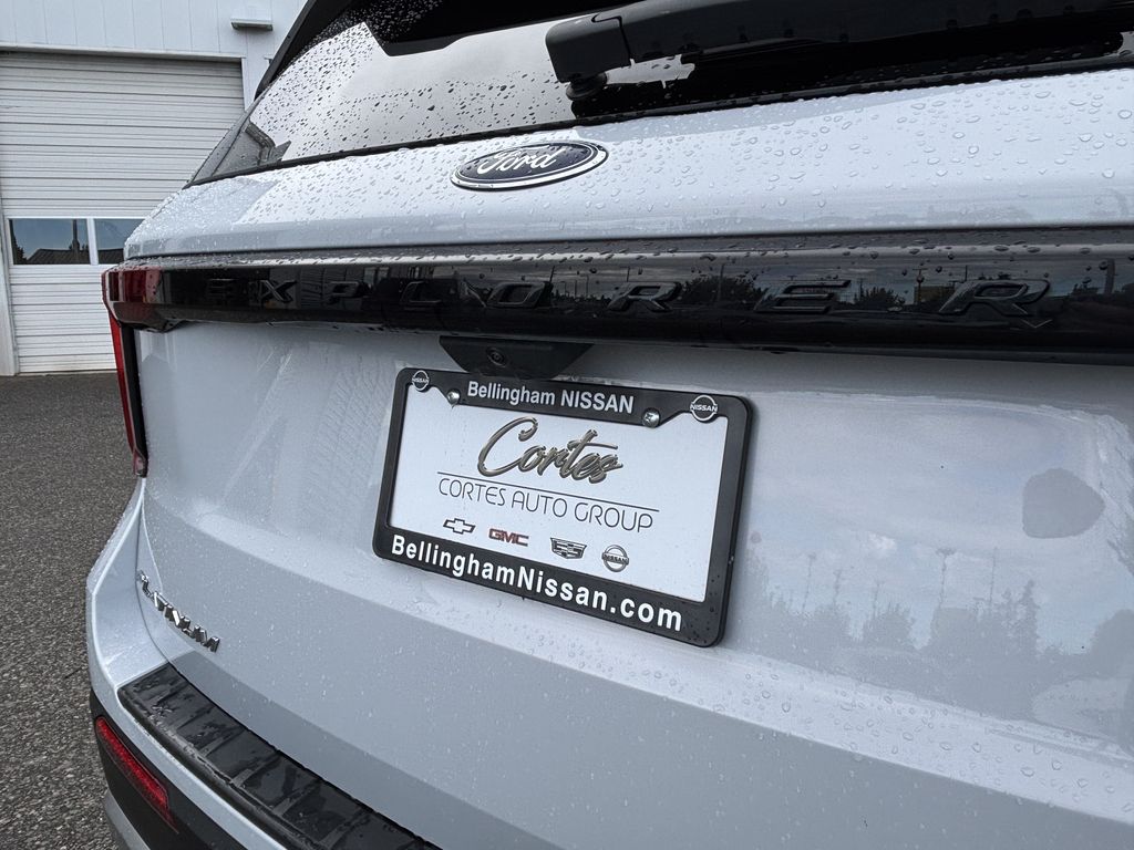 2025 Ford Explorer Platinum - Photo 10
