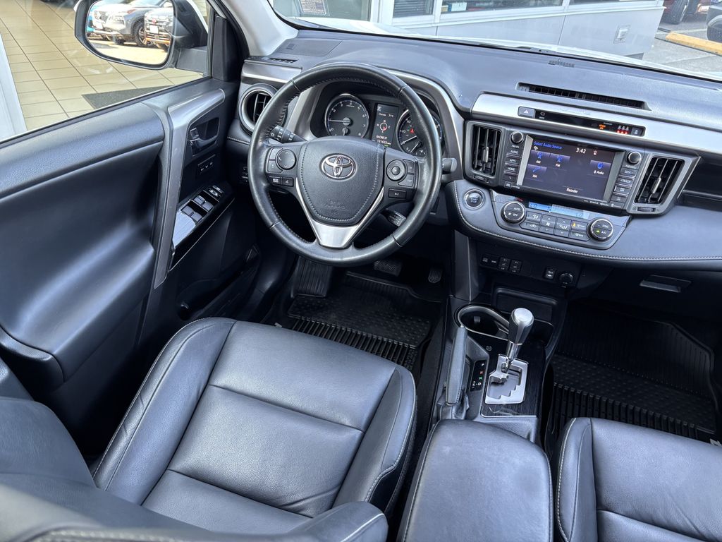 2018 Toyota RAV4 Limited - Photo 21