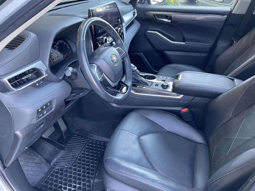 2024 Toyota Highlander Platinum - Photo 25