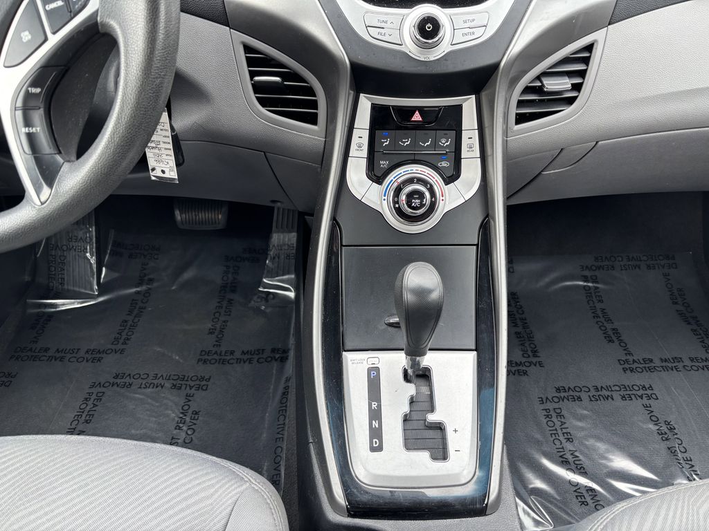 2011 Hyundai Elantra GLS - Photo 19