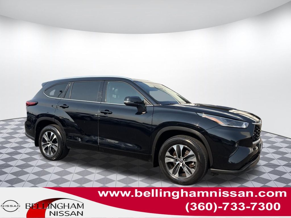 2021 Toyota Highlander XLE - Photo 1