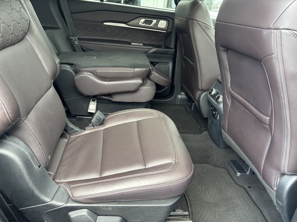 2025 Ford Explorer Platinum - Photo 29