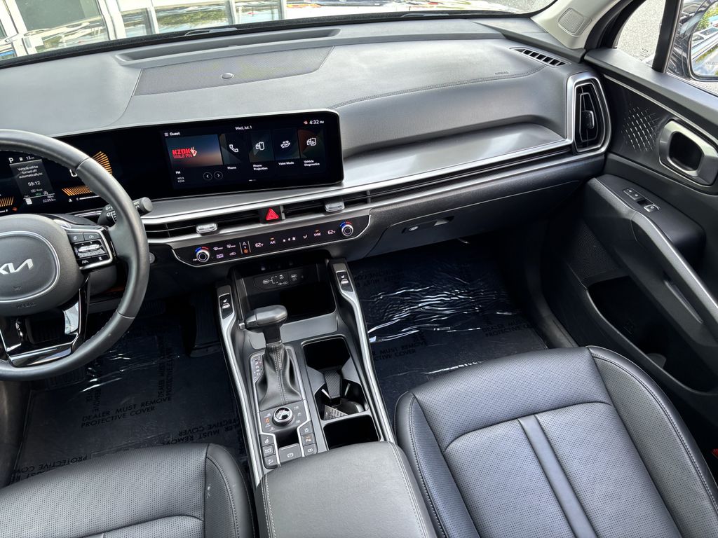 2025 Kia Sorento EX - Photo 22