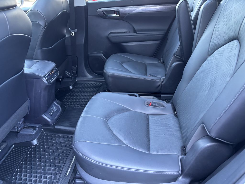 2021 Toyota Highlander Limited - Photo 21