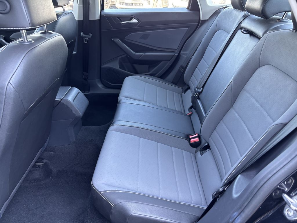 2025 Volkswagen Jetta SE - Photo 22