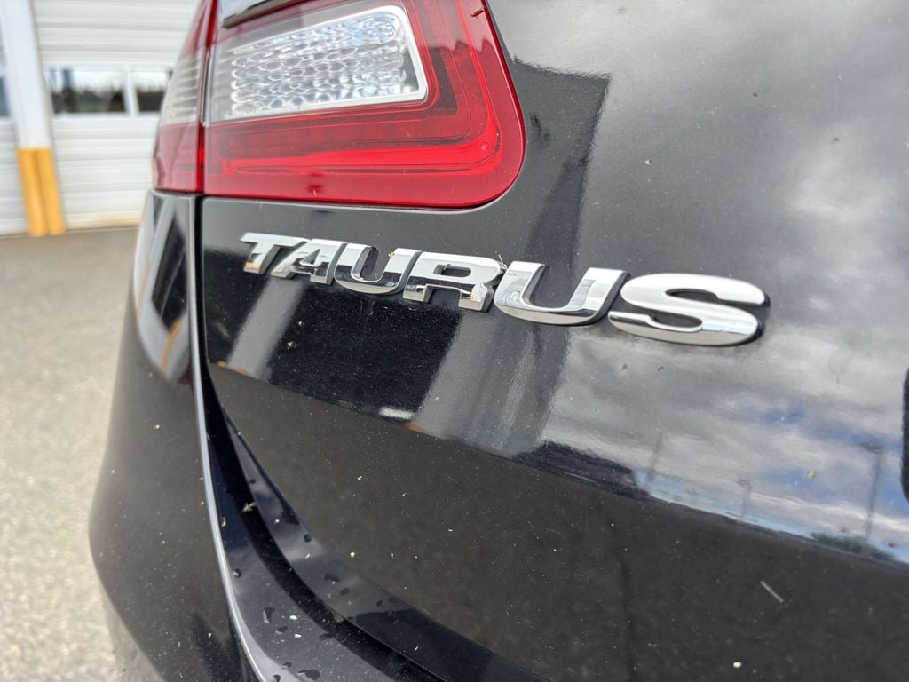 2019 Ford Taurus Limited - Photo 11