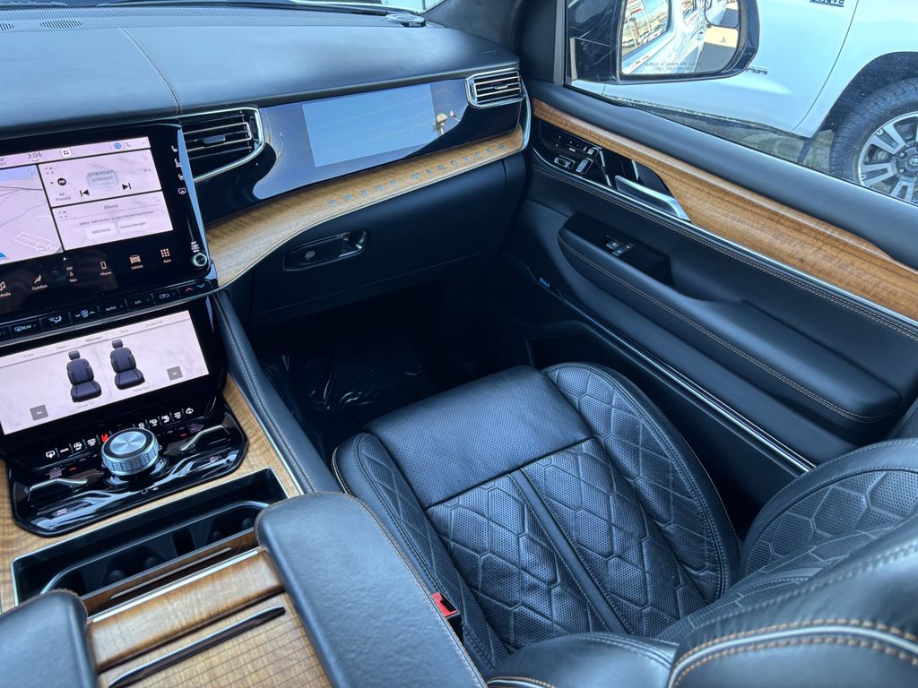 2024 Jeep Grand Wagoneer L Series III - Photo 21