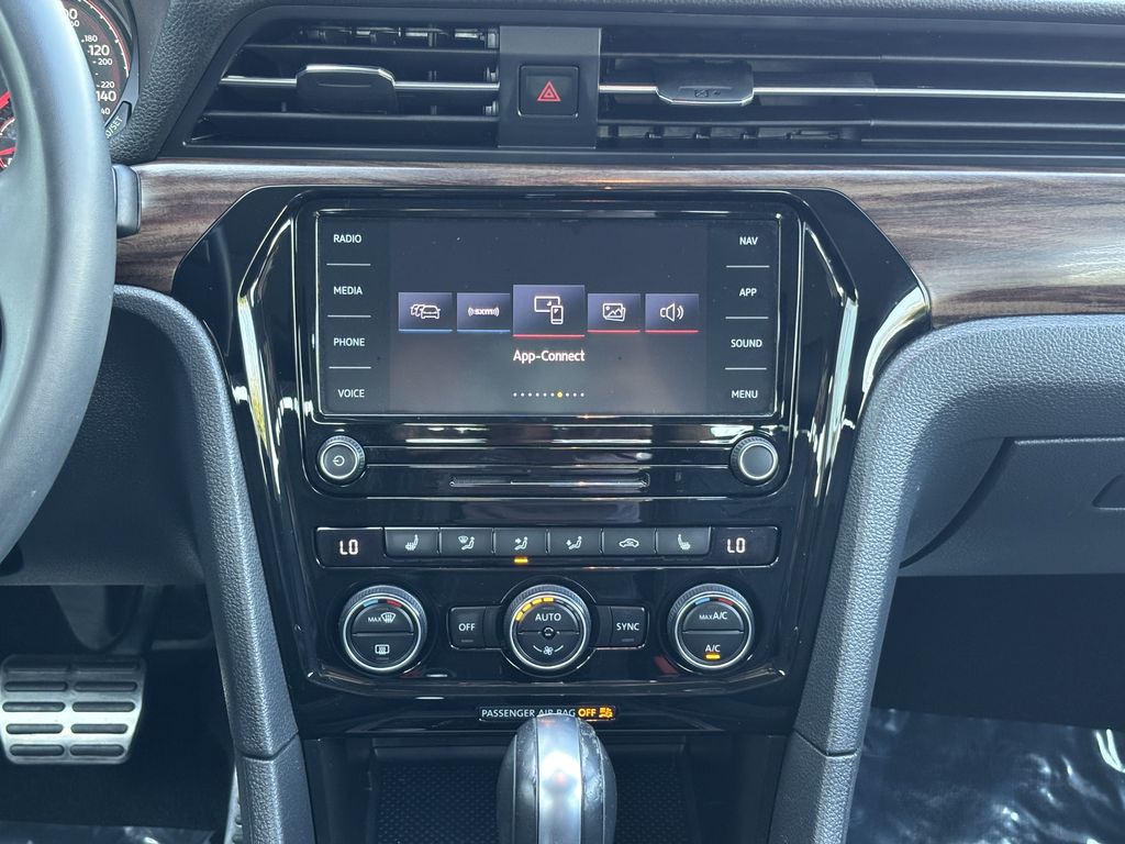 2022 Volkswagen Passat Limited Edition - Photo 15