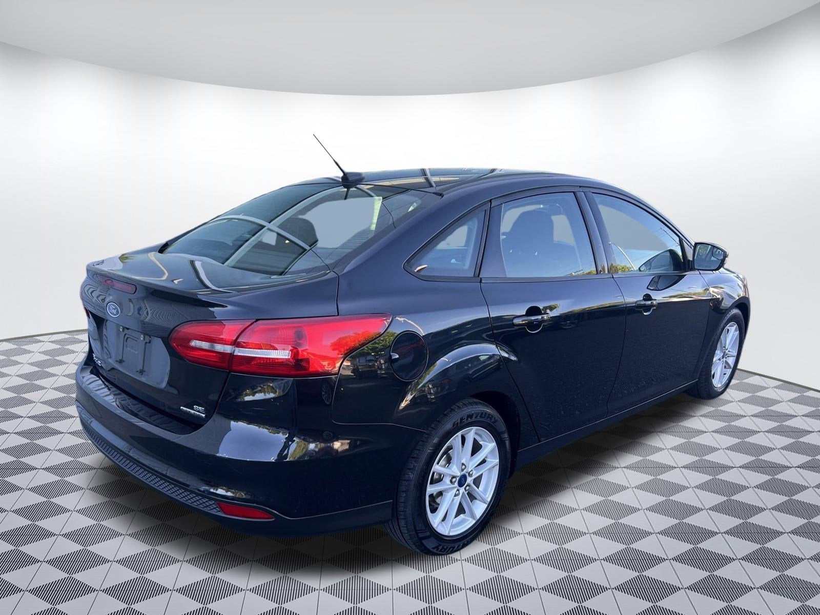 Used 2015 Ford Focus SE with VIN 1FADP3F27FL374920 for sale in Bellingham, WA