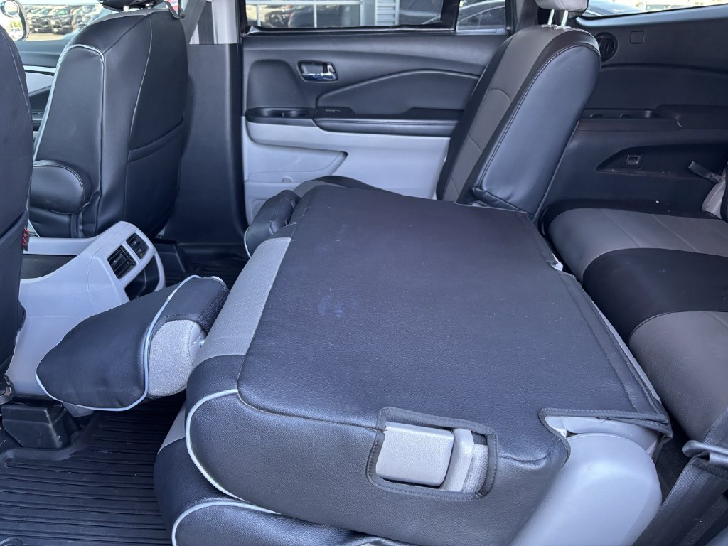 2021 Honda Pilot LX - Photo 25