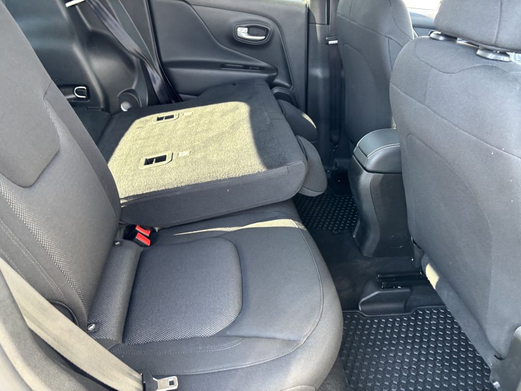 2023 Jeep Renegade Latitude - Photo 32
