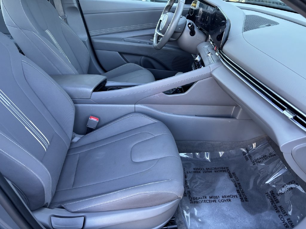 2025 Hyundai Elantra SEL - Photo 29