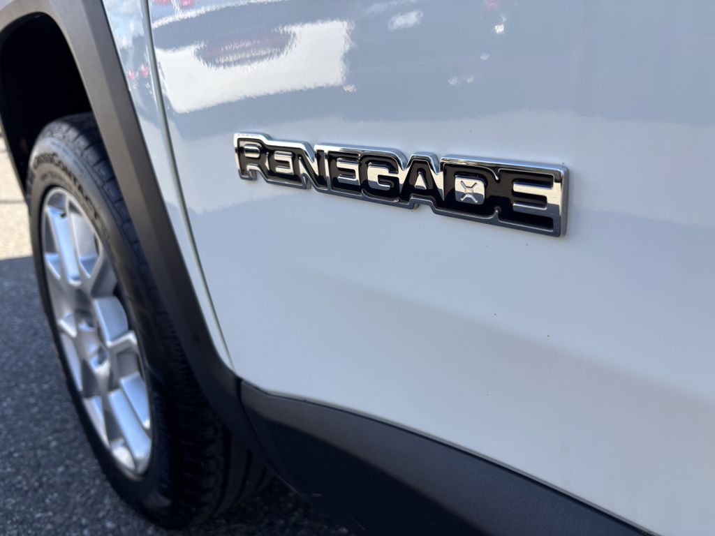 2023 Jeep Renegade Latitude - Photo 11