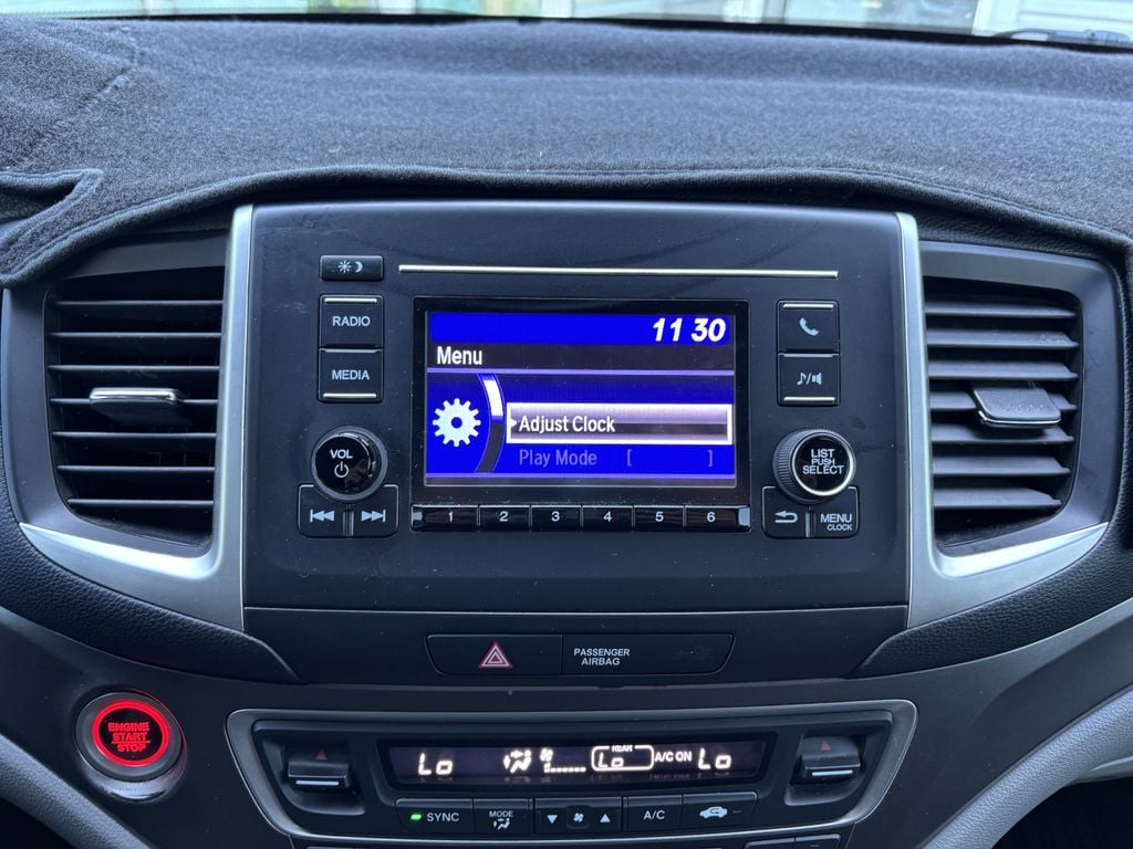 2021 Honda Pilot LX - Photo 18