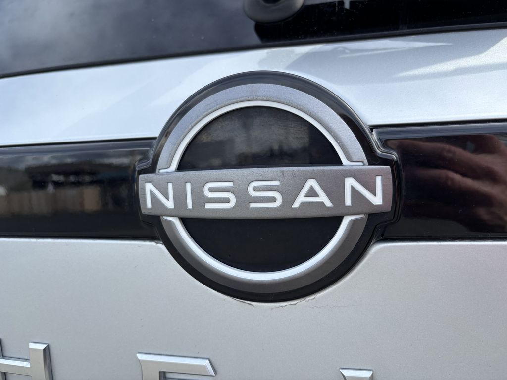 2025 Nissan Pathfinder SV - Photo 11