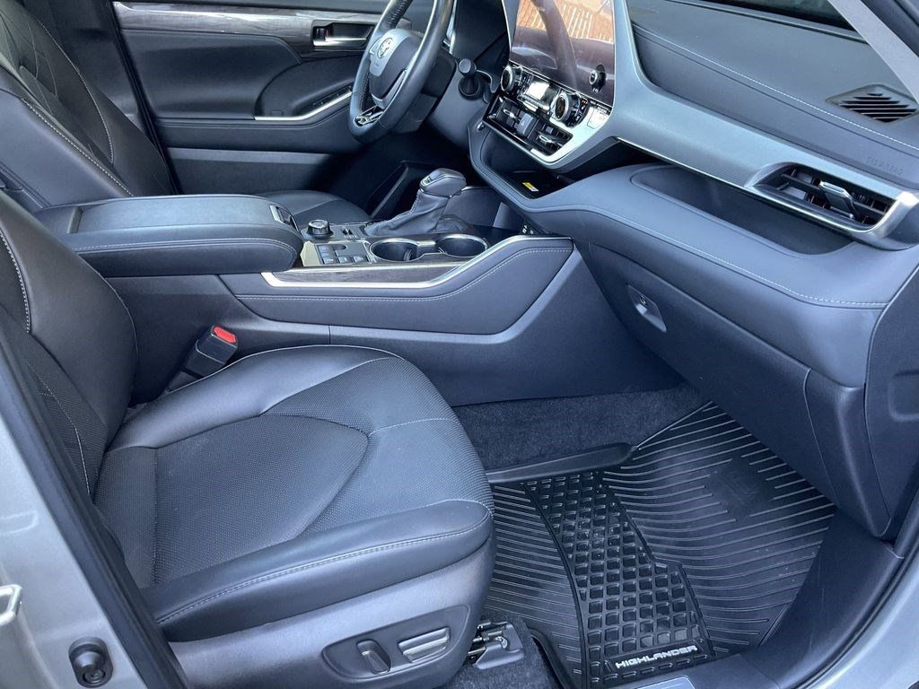 2024 Toyota Highlander Platinum - Photo 29