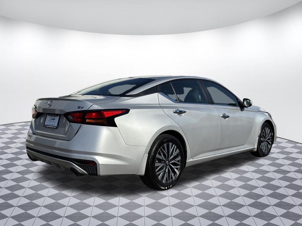 2024 Nissan Altima SV - Photo 7