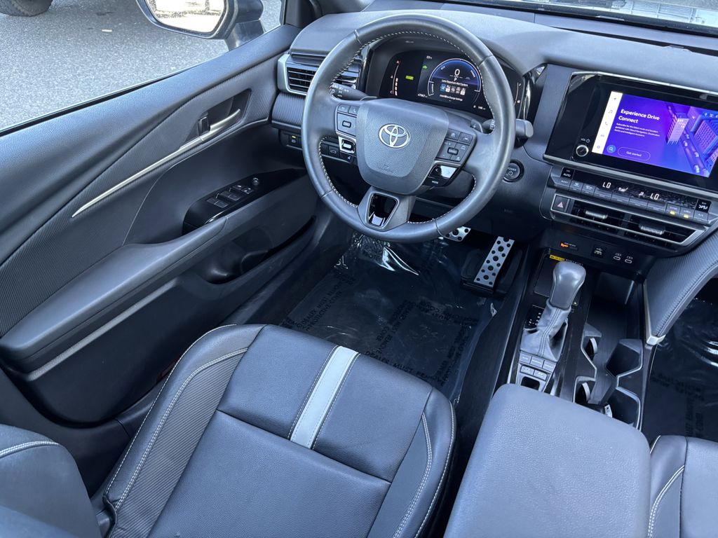 2025 Toyota Camry SE - Photo 23