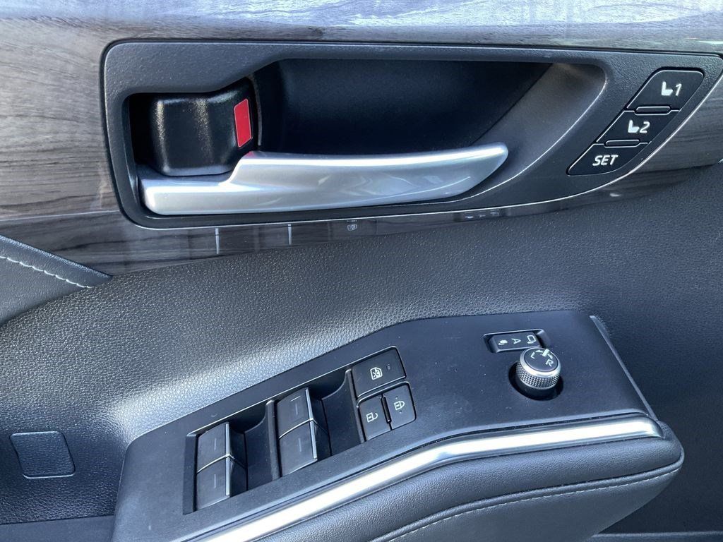2024 Toyota Highlander Platinum - Photo 30