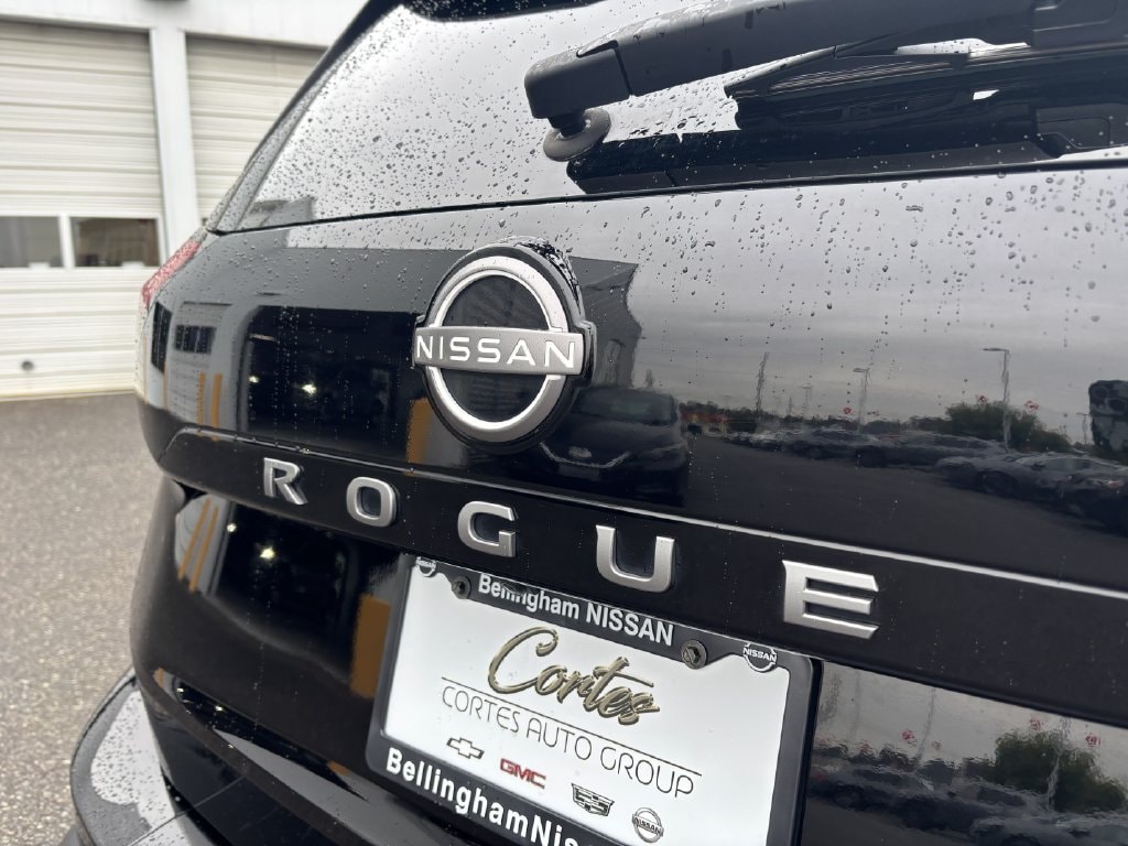 2025 Nissan Rogue SV - Photo 10