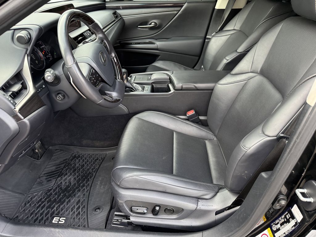 2019 Lexus ES 350 - Photo 12