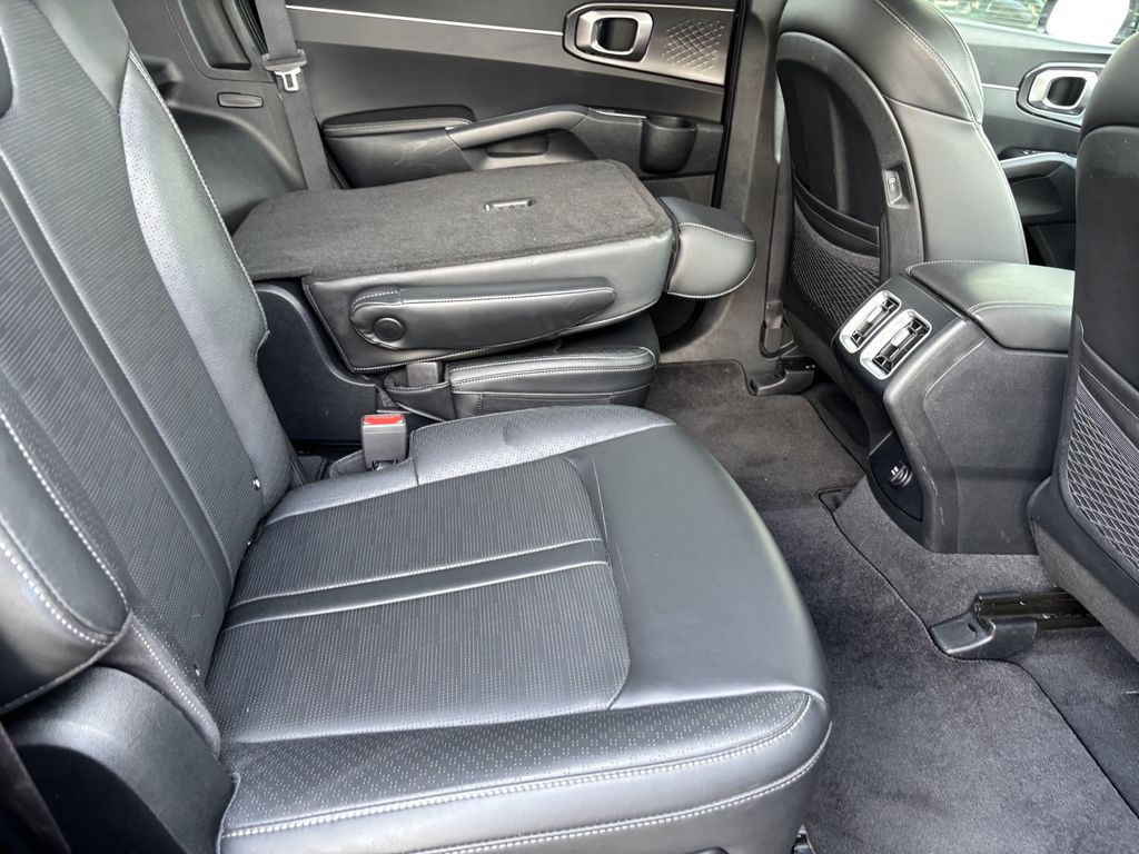 2025 Kia Sorento EX - Photo 30