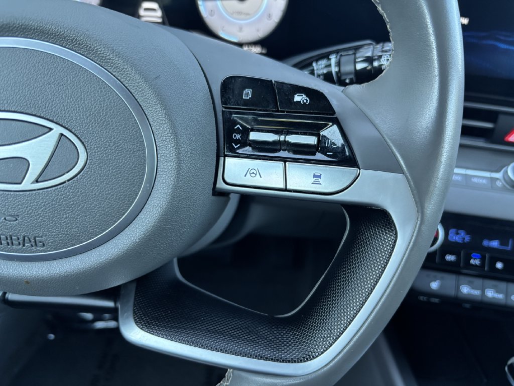2025 Hyundai Elantra SEL - Photo 14
