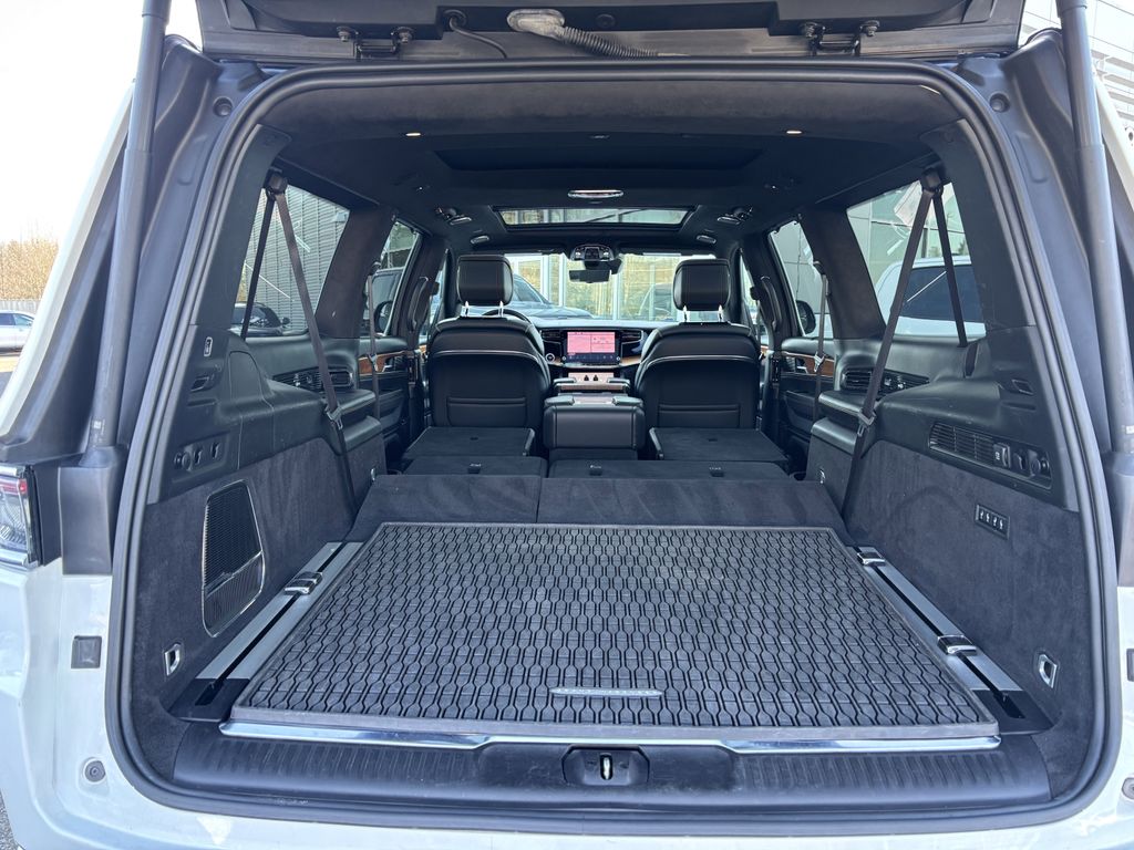 2024 Jeep Grand Wagoneer L Series III - Photo 31