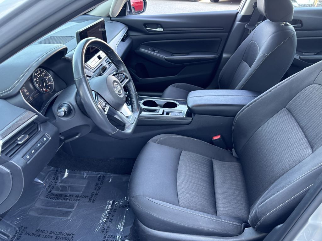 2024 Nissan Altima SV - Photo 13