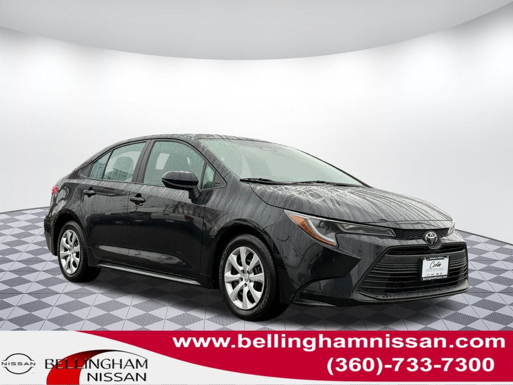 2023 Toyota Corolla LE's photo